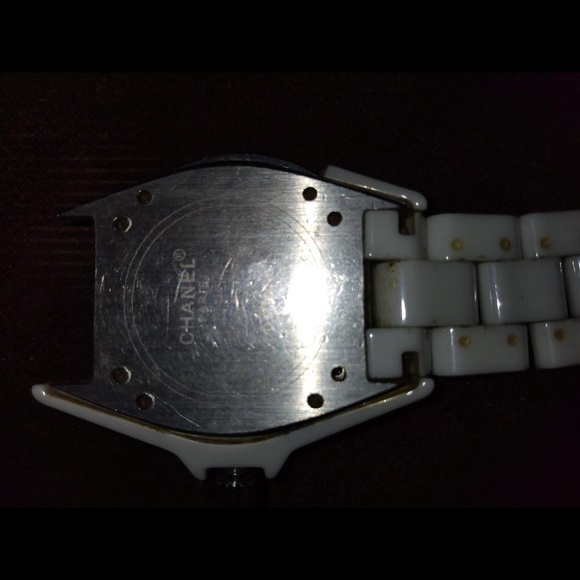 Chanel womens watch . It is broke on wrist band.Asking $2000 or best offer. - Picture 4 of 5